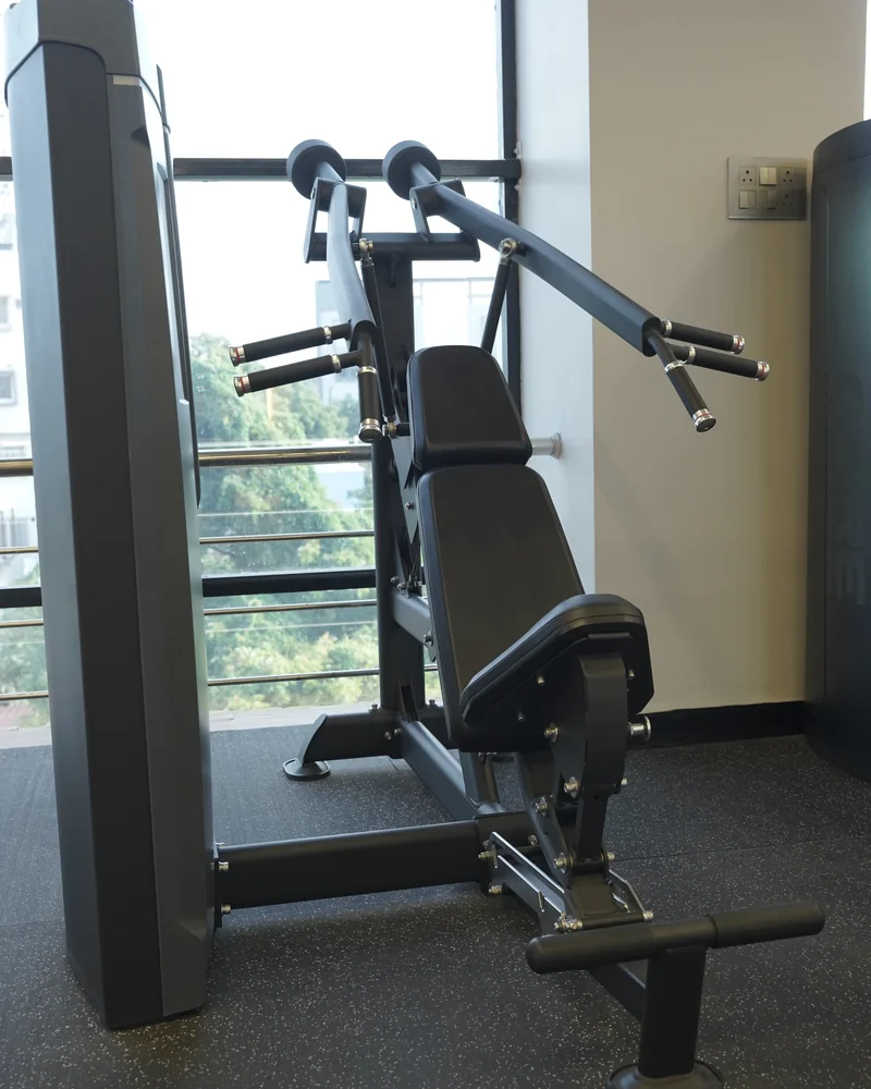 Commercial Plate-Loaded Incline Chest and Shoulder Press Station